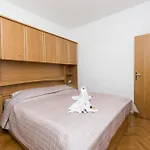 度假居 House Cvijeta 鲁巴达