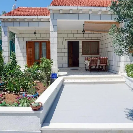 House Cvijeta * Lumbarda