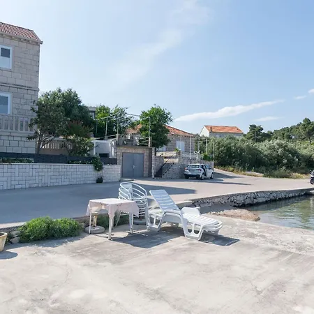 度假居 House Cvijeta 鲁巴达